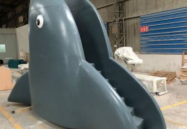 儿童游乐场摆放玻璃钢海豚滑梯雕塑